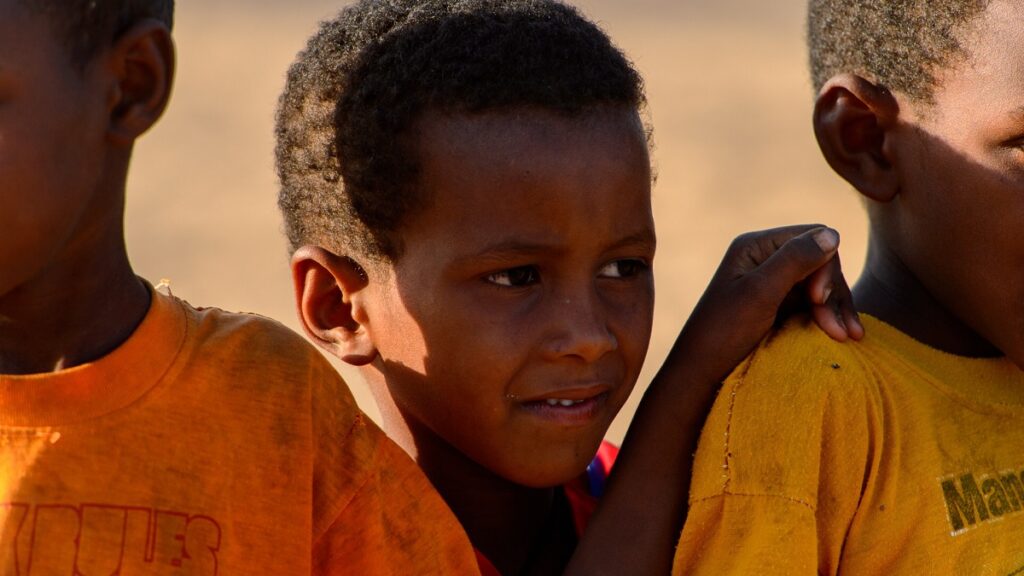 Drame humanitaire au Soudan : L’ONU tire la sonnette d’alarme face aux décès d’enfants, une crise sanitaire s’aggrave